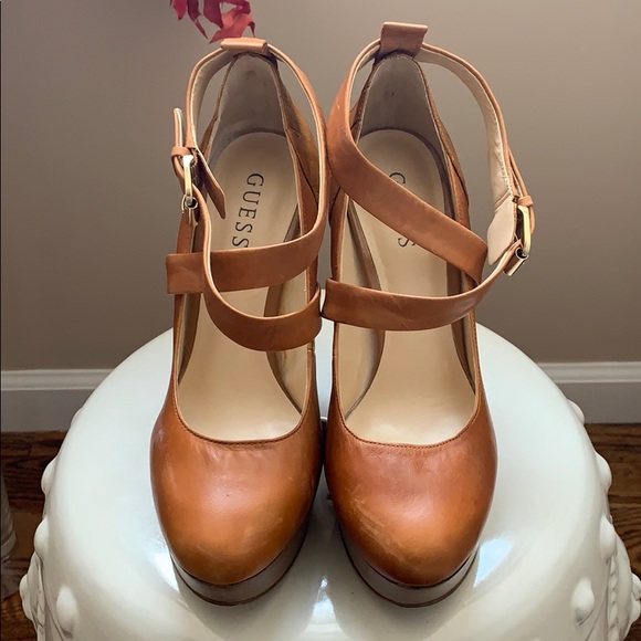 Guess beige platform heels - Picture 1 of 4